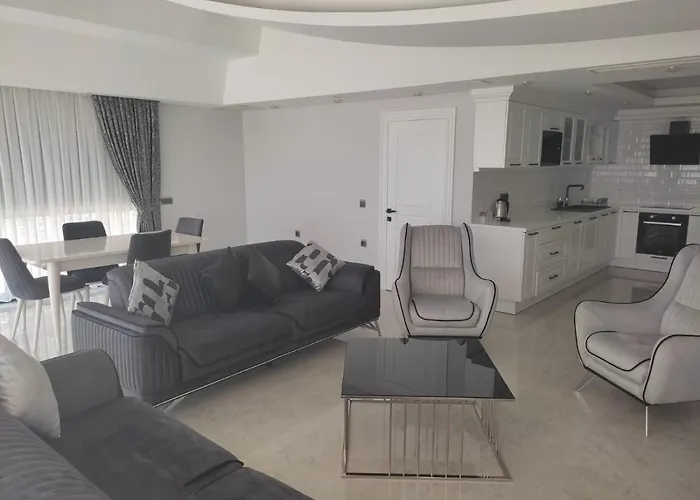 アパート Admiral Elite