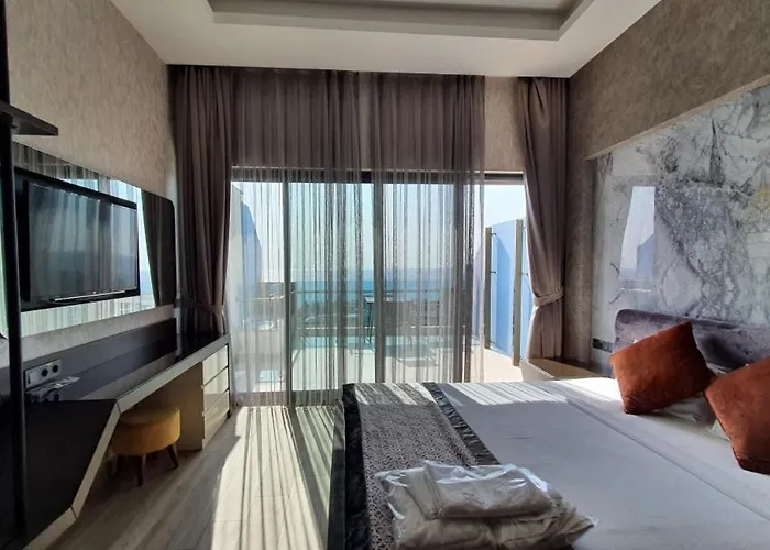 アパート Admiral Elite